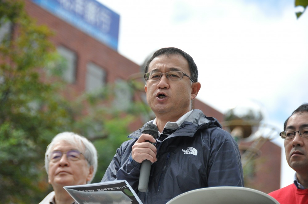 北星学園大学教授の岩本一郎さんは「戦争法廃止に向け、もう一度ネジを巻き直し、共にがんばりましょう」と訴えた。