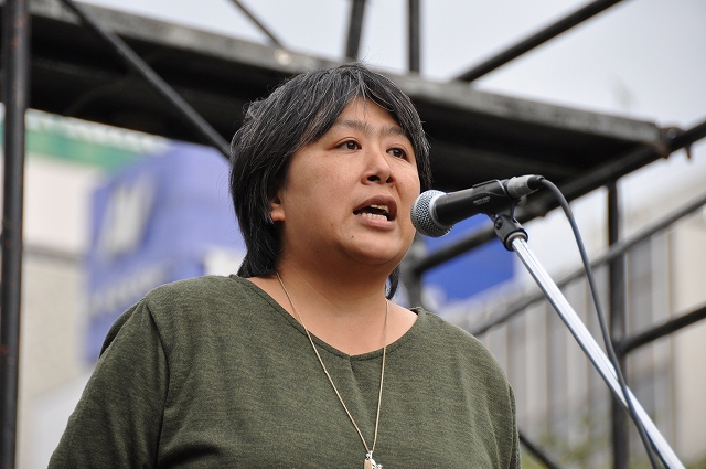 福島からの報告で、こだまプロジェクト代表の宍戸隆子さんが、「福島で避難生活をされている方に思いを馳せてください。私たちの力で全国の原子力発電所を廃炉にしていきましょう」と切実に語った。